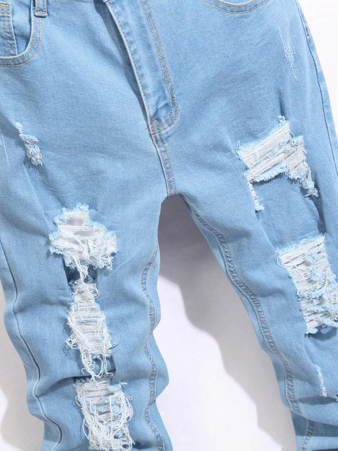 Men’s Distressed Jeans with Details – Dallas Jeans