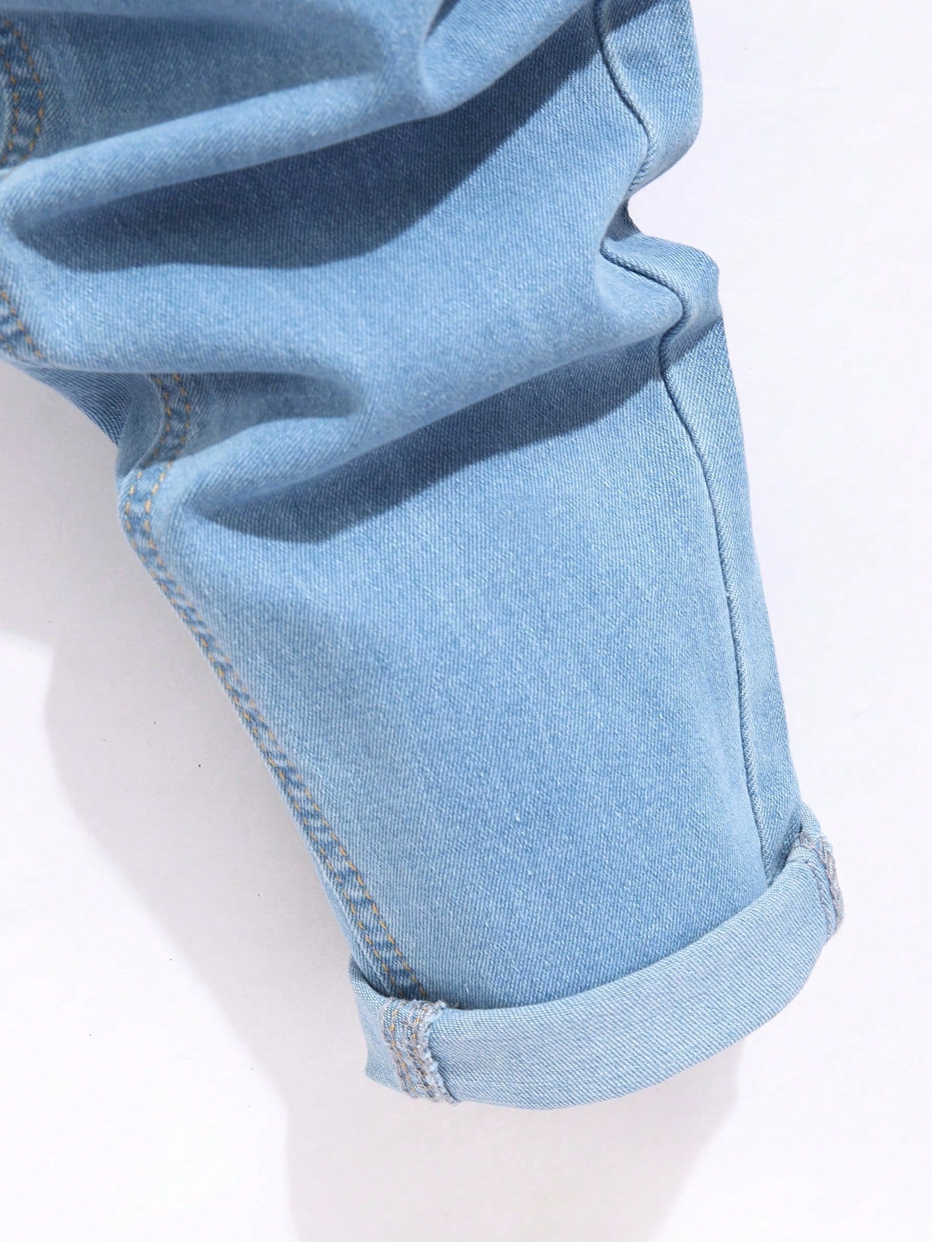 Men’s Distressed Jeans with Details – Dallas Jeans