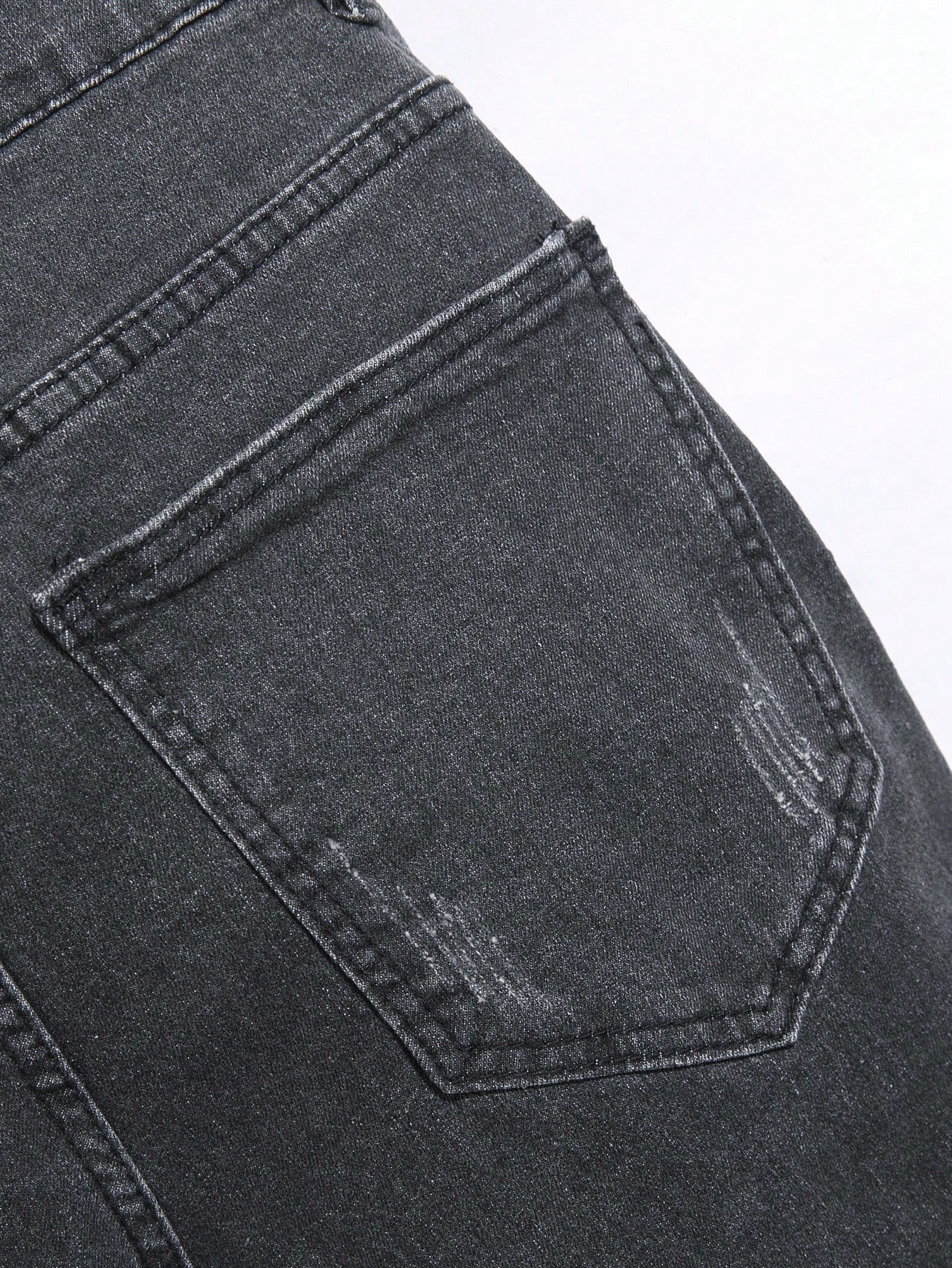 Men’s Distressed Jeans with Details – Dallas Jeans
